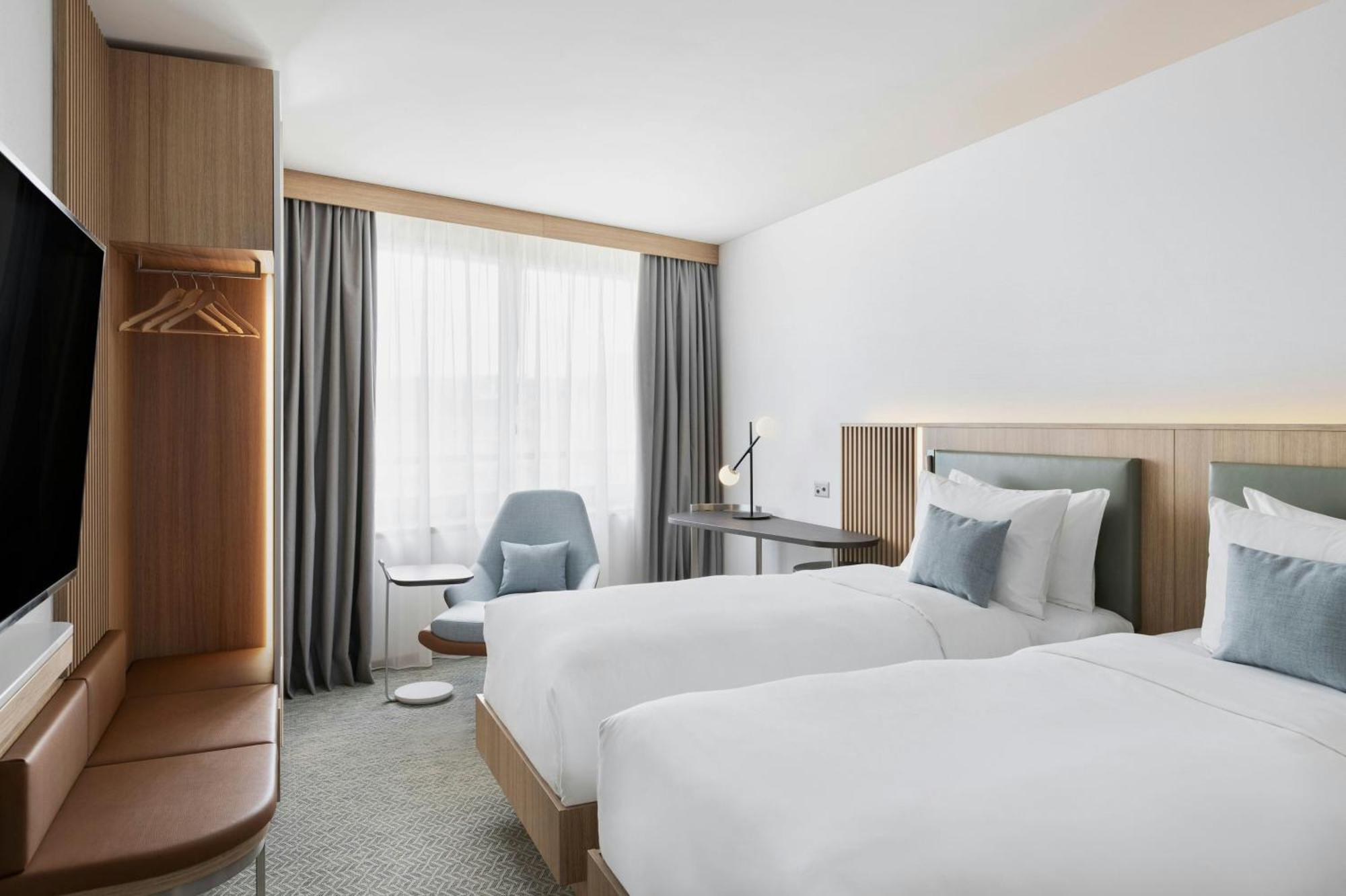 Courtyard By Marriott Biel Bienne Hotel Kültér fotó