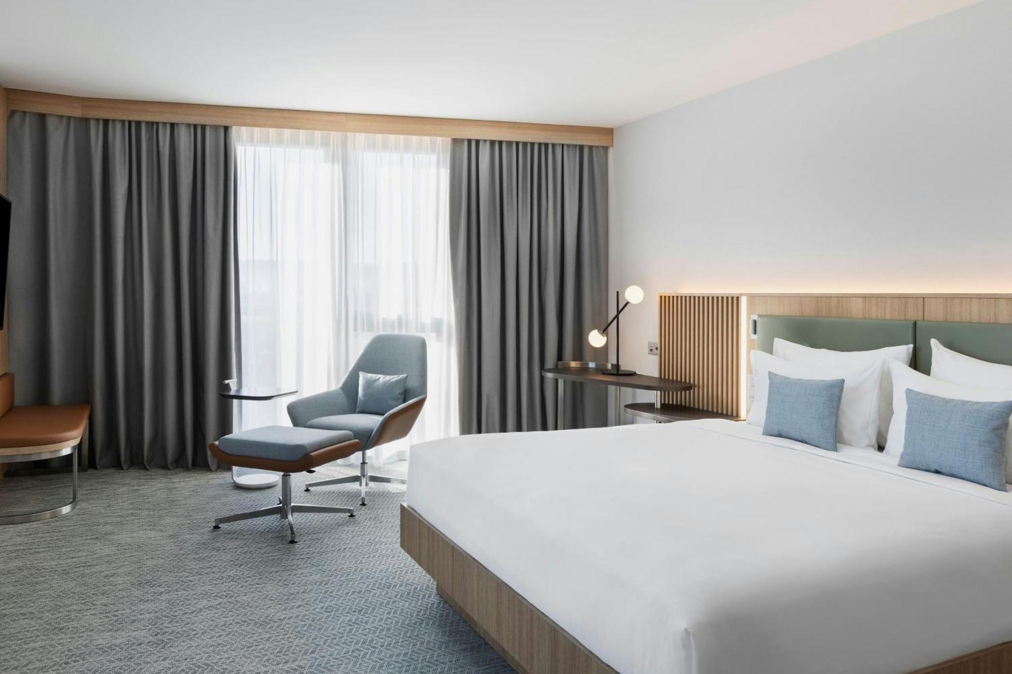 Courtyard By Marriott Biel Bienne Hotel Kültér fotó